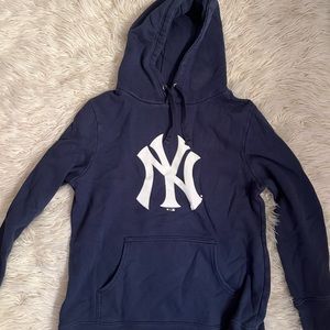 Yankee sweatshirt